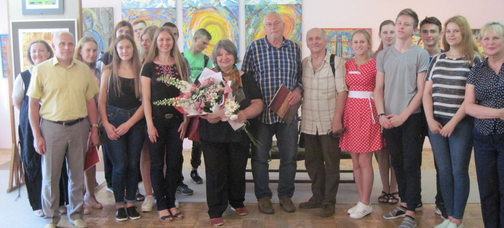 Студенти відвідали виставку картин художника Володимира Немири