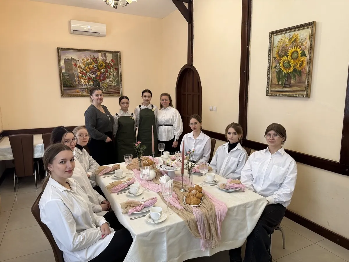 Інтеграція освітніх компонентів «Барна справа та організація роботи сомельє» і «Кейтеринг» у форматі бінарного заняття: моделювання бенкету-чаю як засіб формування професійних компетентностей майбутніх фахівців готельно-ресторанної справи