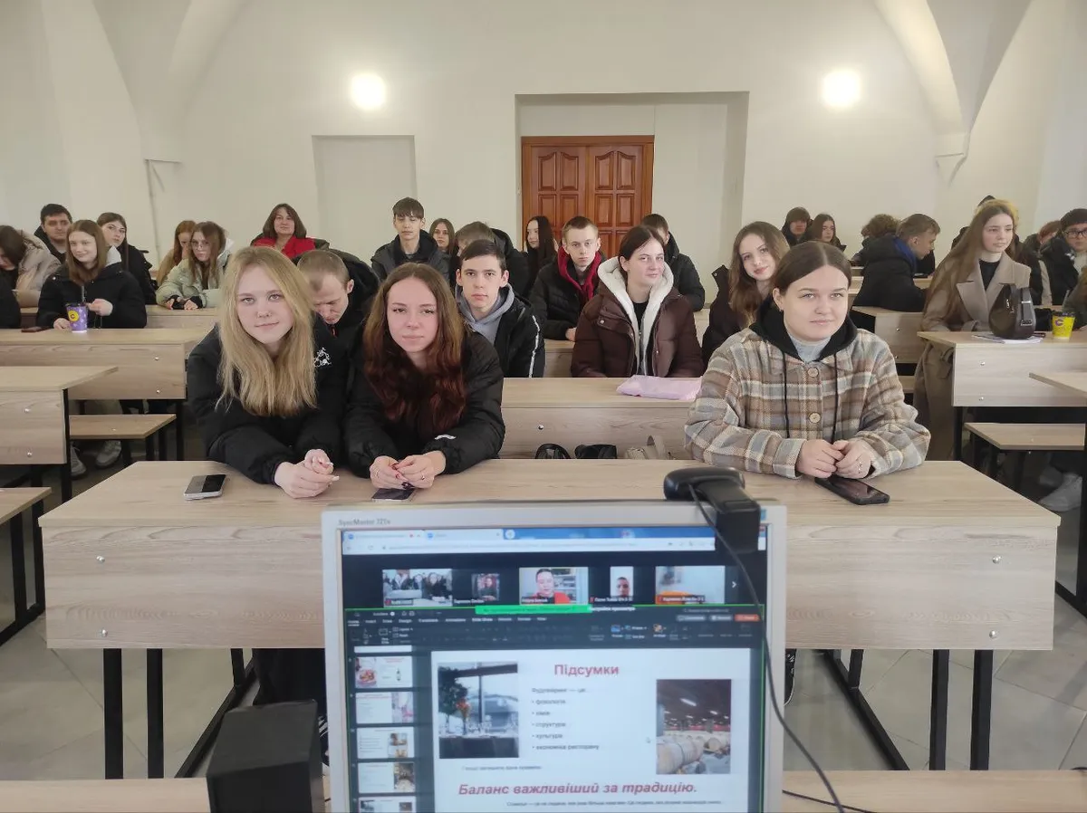 Гостьові онлайн-лекції викладачів НУХТ для здобувачів освіти відділення харчових технологій