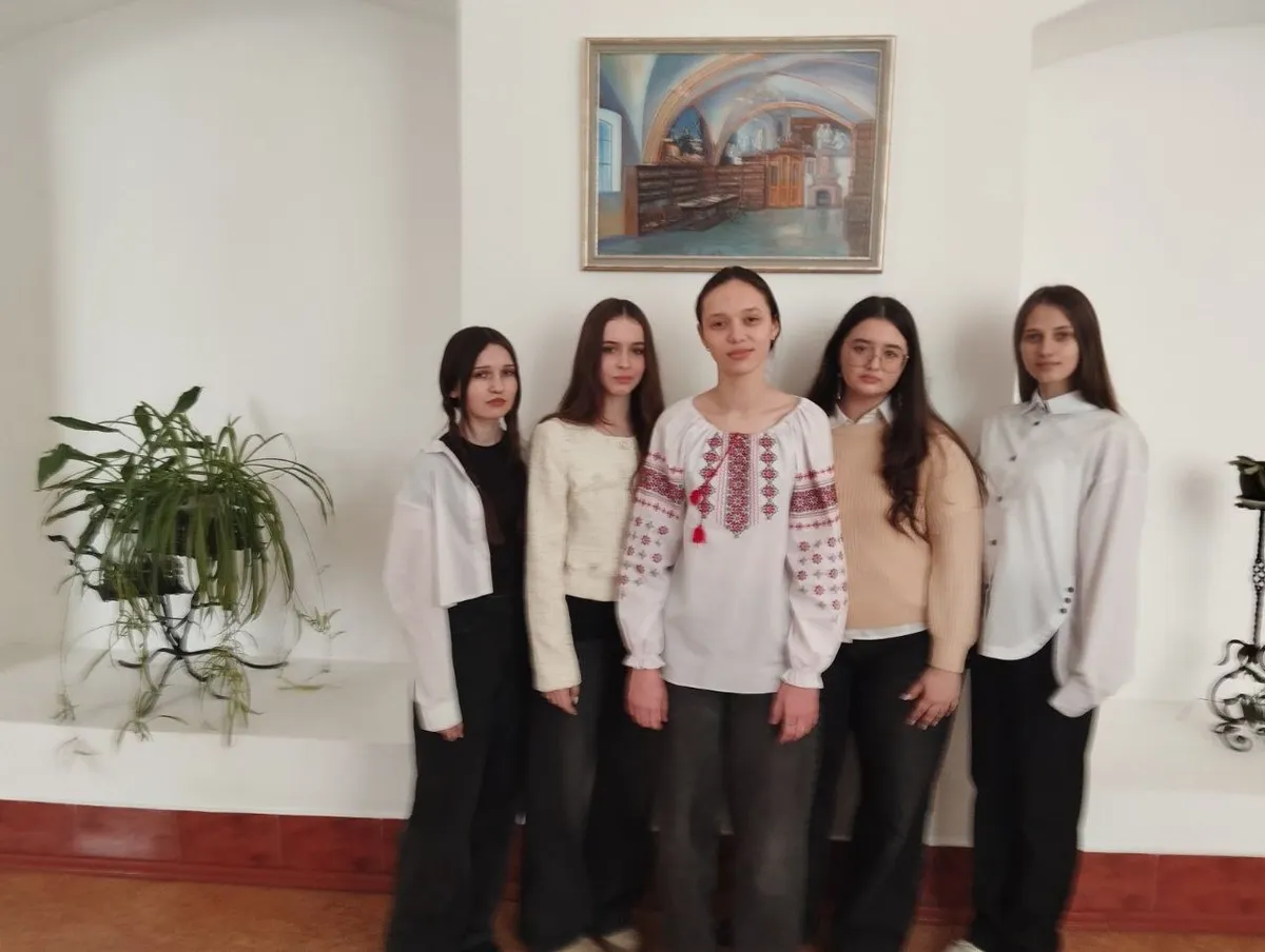 Участь здобувачів освіти у Національному тижні читання поезії: відкриваємо творчість Ігоря Павлюка