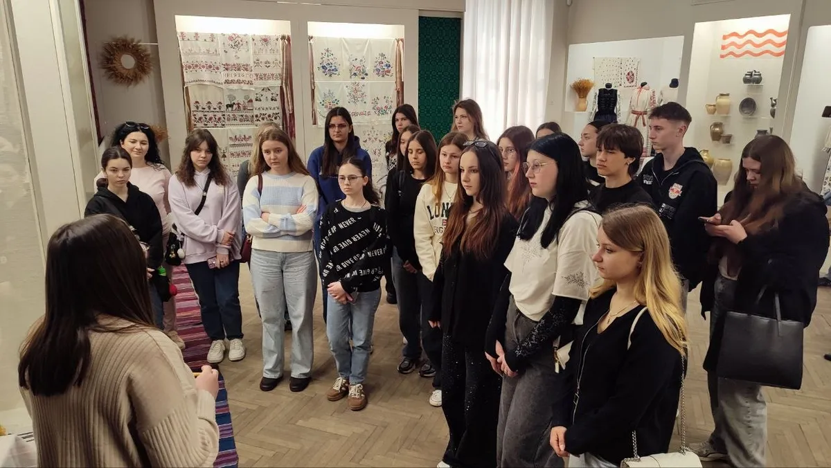 Інтерактивна подорож у часі: освітня екскурсія до Волинського краєзнавчого музею