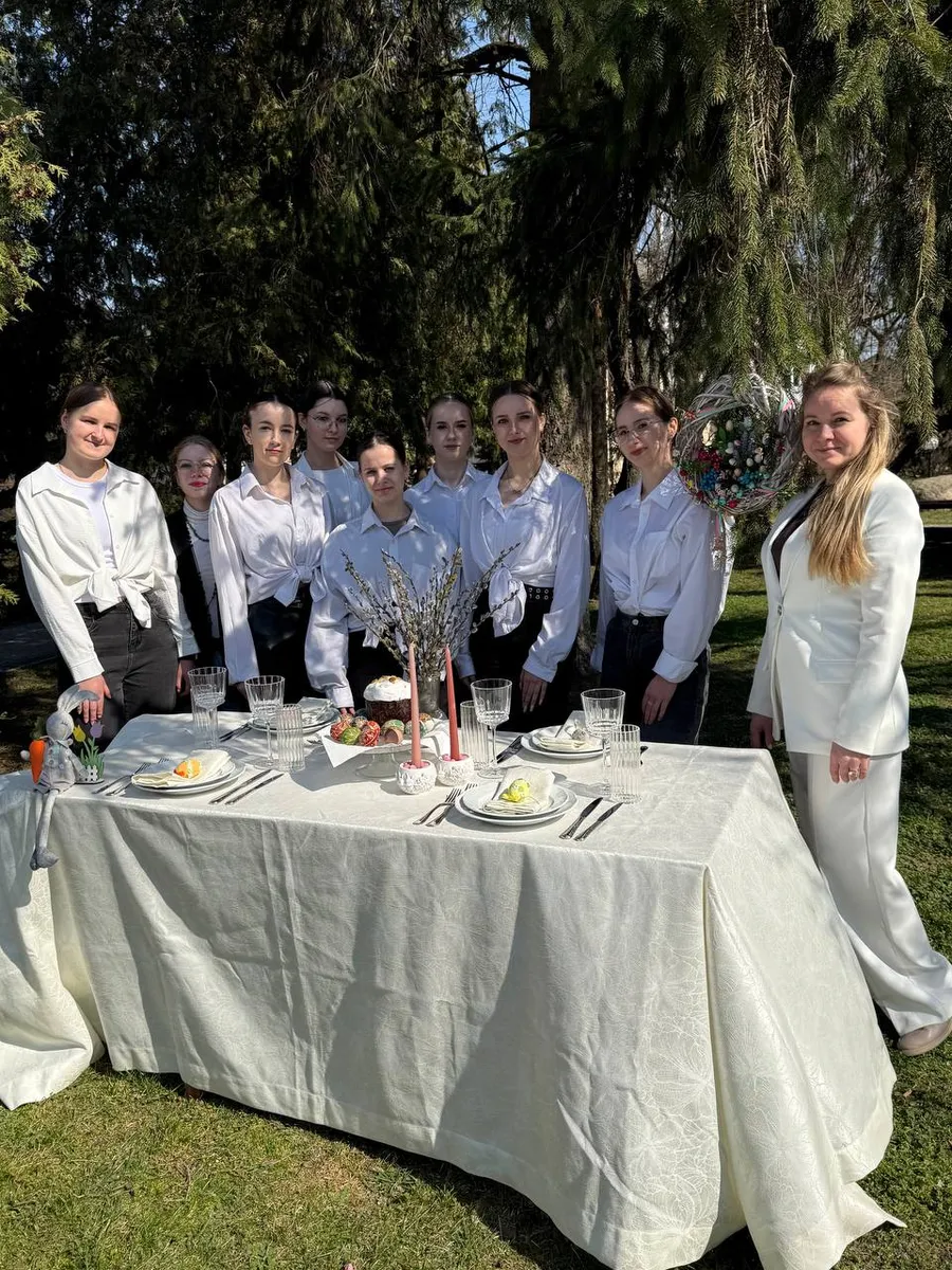 Бінарне заняття як синергія спеціальних компетентностей: Великодній кейтеринг у виконанні студентів третього курсу