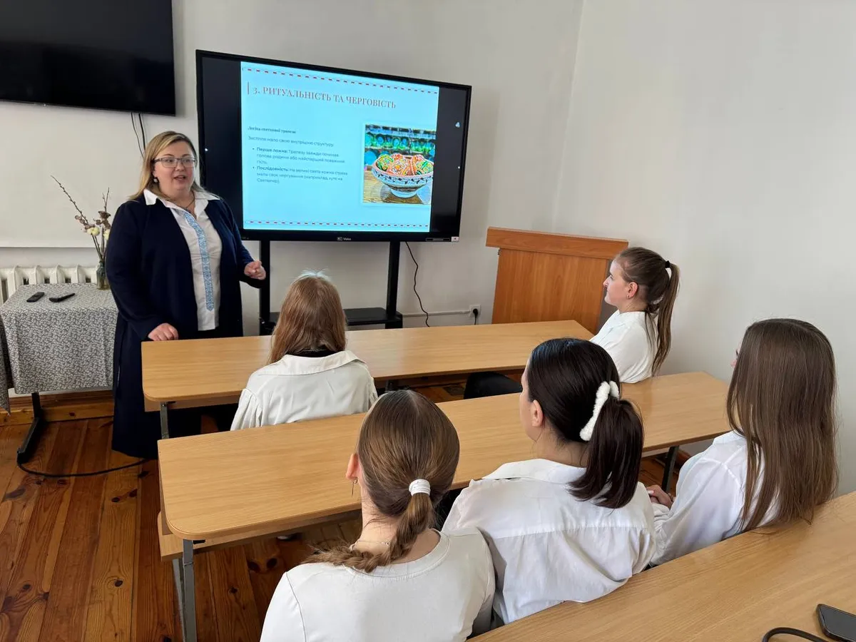 Етнокультурний код українського застілля: від історичних витоків до родинних традицій Великодня